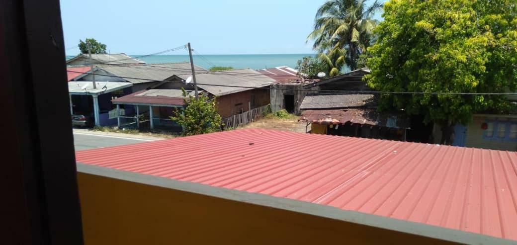 Rumah Hentian Ayah Kampung Kuala Besut ภายนอก รูปภาพ